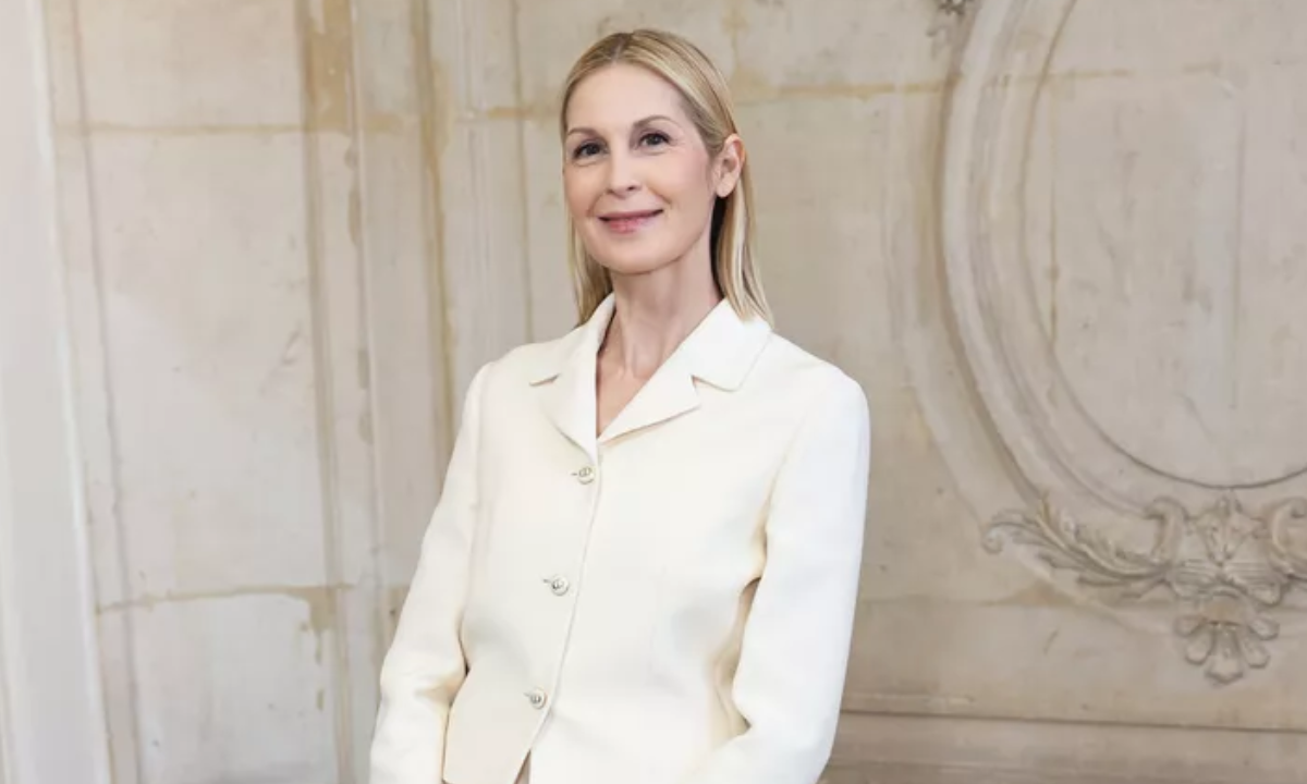 Kelly Rutherford Shares Her Secret to Her Graceful Style and Those Elevator Selfies